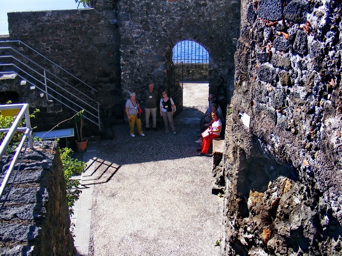 (86)  Aci Castello